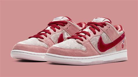 Nike SB dunk valentines